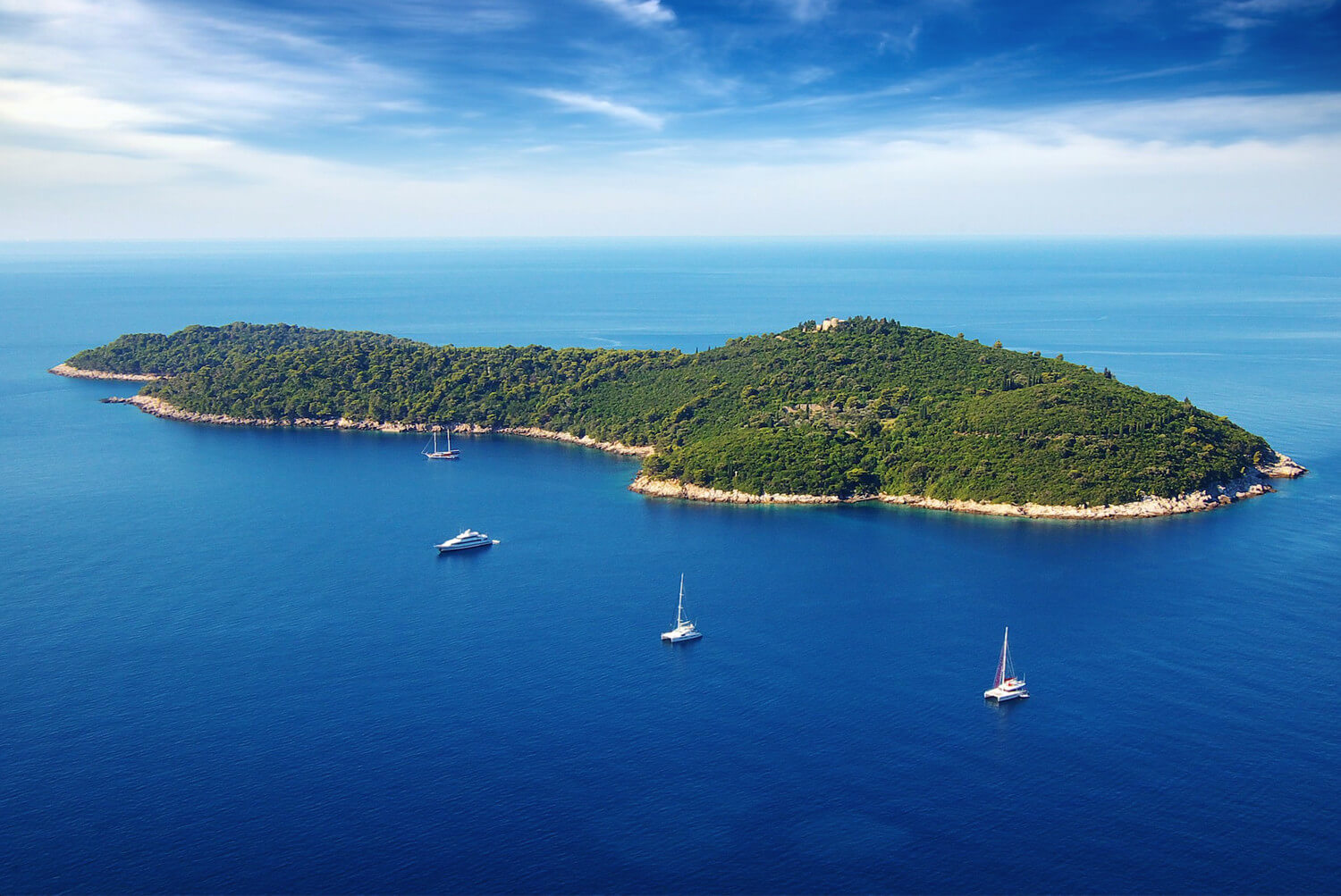 Spring sailing in Croatia - 7 reasons to escape to nature 