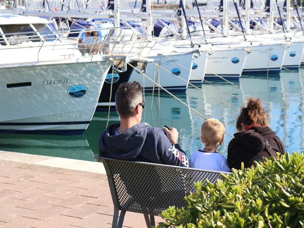 How to prepare for family sailing 