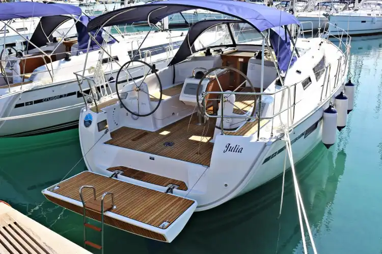 Bavaria Cruiser 37 - 3 cab. - Julia