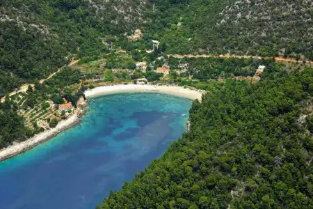 Croatian island bays - oases for sailors